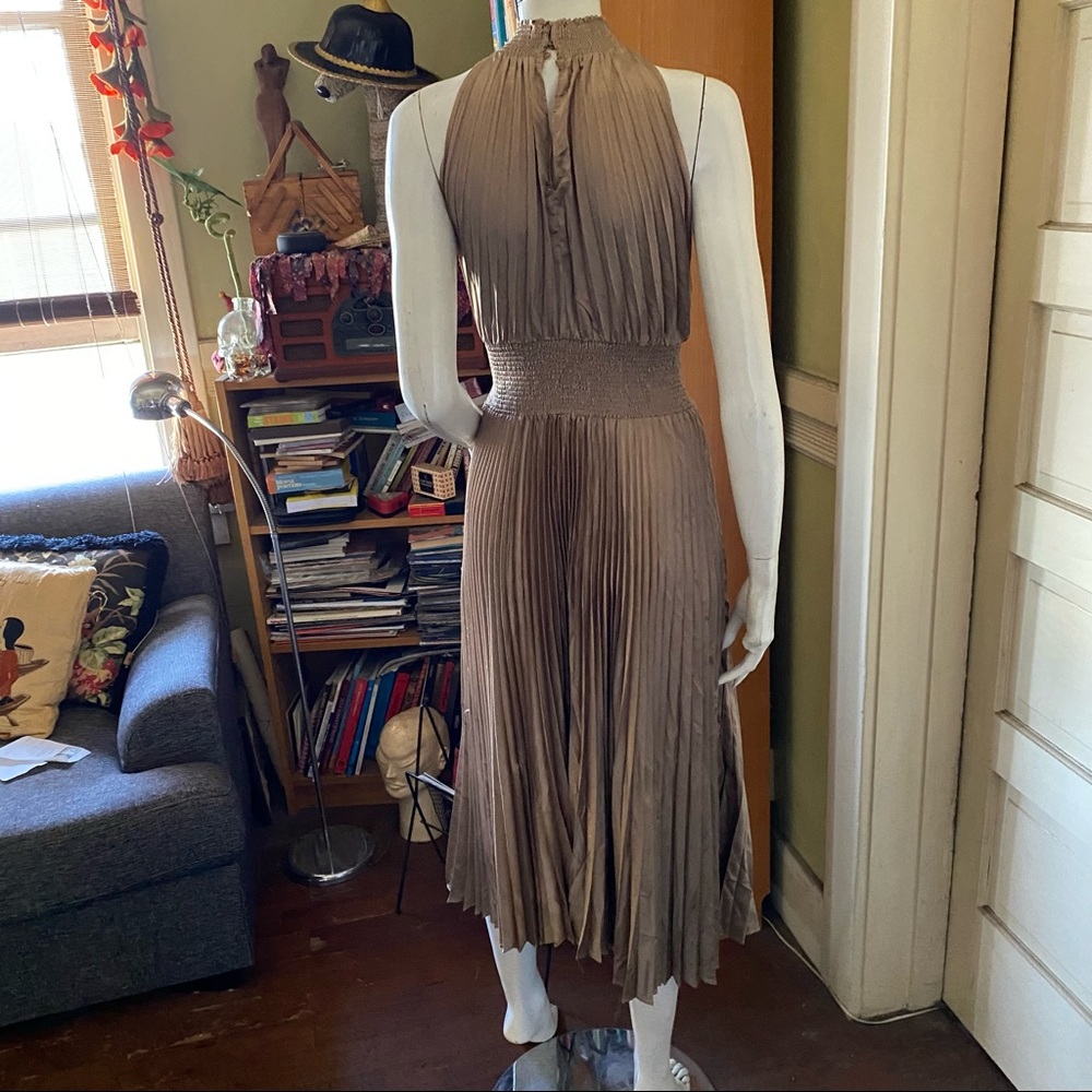 Do Be Pleats - image 4